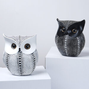 Black and white resin owl figurines with modern dot pattern design, ideal for Halloween owl decorations, owl home decor, and decorative owls for the home."